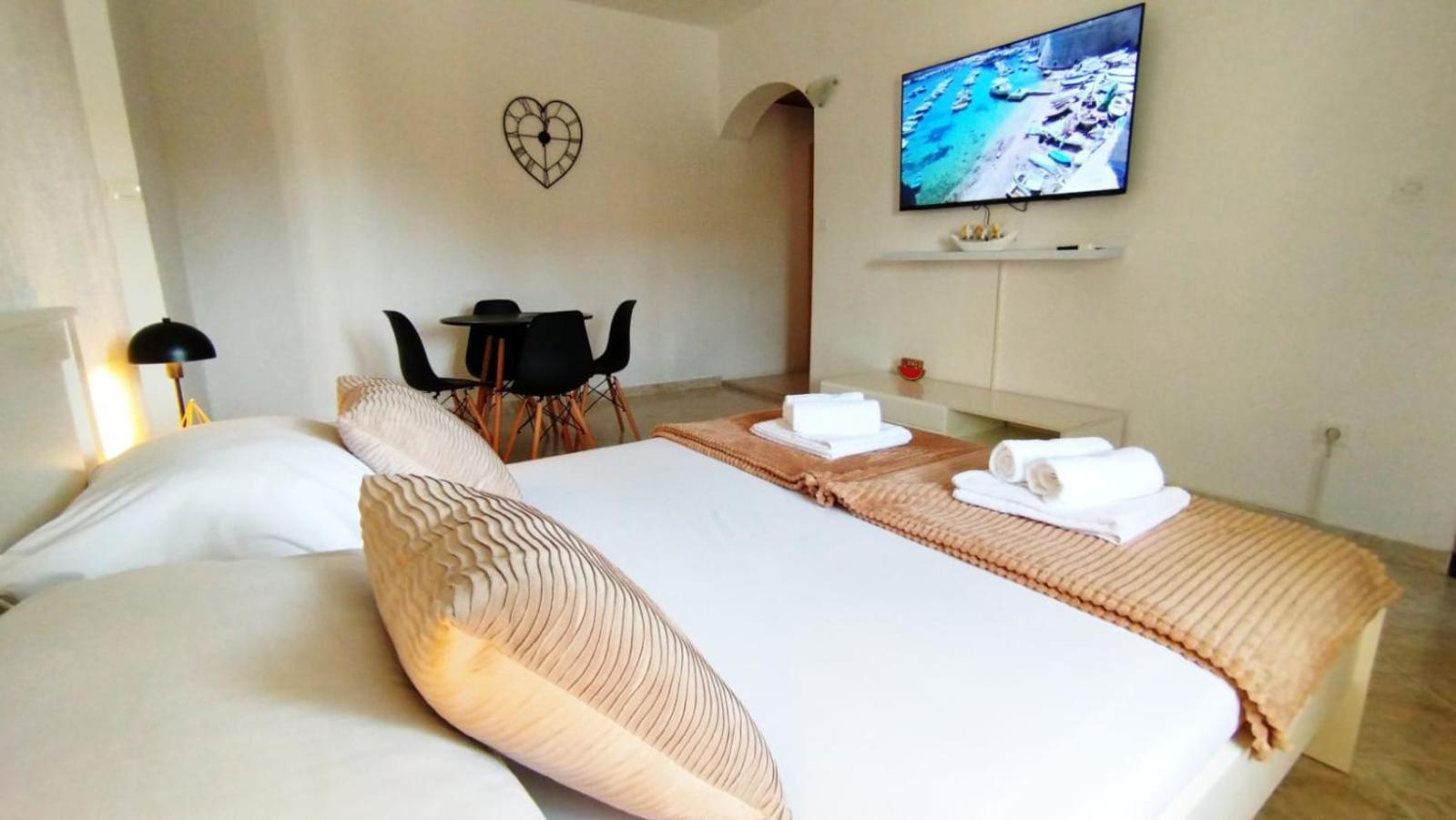 Apartments Ines 챠브타트 외부 사진
